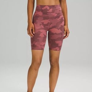 lululemon Wunder Train Shorts 8", size 6, Pink Camo, NWOT